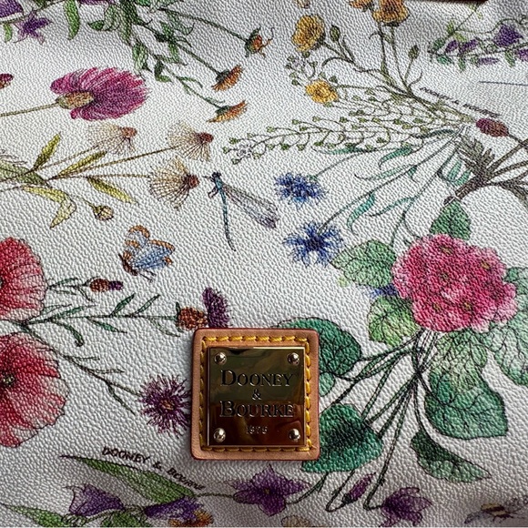 NWT Dooney & Bourke Botanical/Floral Small  Leisure Shopper - Picture 8 of 10